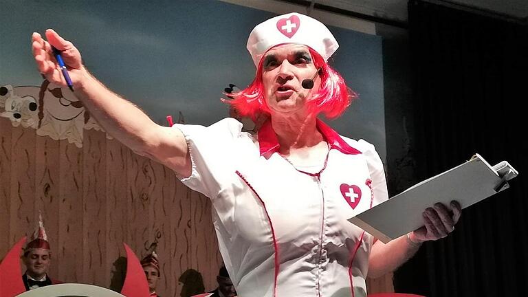 Kabarettist Fredi Breunig erzählte von seinen Erlebnissen als angelernte Krankenschwester. - Kabarettist Fredi Breunig erzählte von seinen Erlebnissen als angelernte Krankenschwester. Kabarettist Fredi Breunig erzählte von seinen Erlebnissen als angelernte Krankenschwester. - Kabarettist Fredi Breunig erzählte von seinen Erlebnissen als angelernte Krankenschwester.