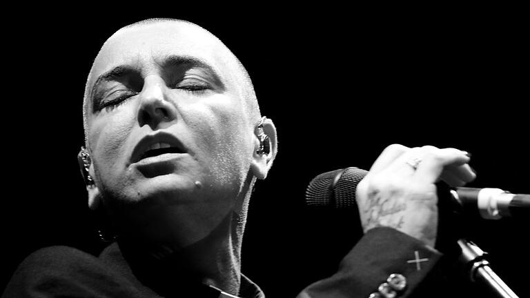 Sinéad O'Connor.jpeg       -  Popsängerin Sinead O'Connor - hier bei einem Konzert in Santiago de Chile - wurde nur 56 Jahre alt.