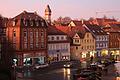 Abendstimmung in Kitzingen: Wie liquide und handlungsfähig wird die Stadt demnächst noch sein, um Projekte wie den Umbau von Kaiserstraße und Königsplatz zu stemmen?