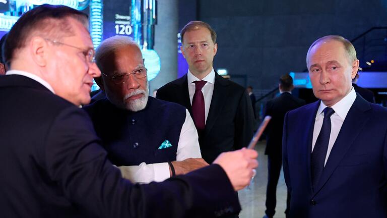 Indiens Premierminister Modi in Moskau       -  Russland feiert mit einem neuen neuen großen Museum mit sieben Etagen, davon vier unter der Erde, die Atomenergie.