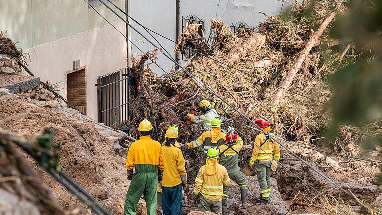 Überflutungen in Spanien       -  &bdquo;Kalter Tropfen&rdquo; wird ein Wetterphänomen genannt, das vor allem in der spanischen Mittelmeerregion in den Monaten September und Oktober häufig auftritt.