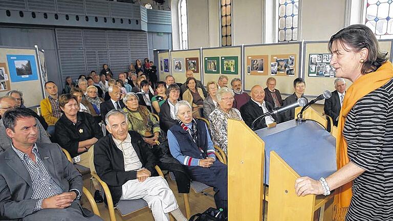 Vereinsjubiläum: Zum 30-jährigen Jubiläum des Fördervereins ehemalige Synagoge hat Vorsitzende Dagmar Voßkühler im großen Veranstaltungssaal eine illustre Schar an Gästen begrüßt.