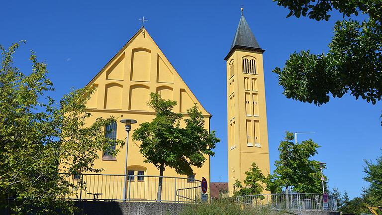 Um die Zukunft der Kirche St. Konrad in der Gartenstadt gab es im Rahmen der Immobilien-Kategorisierung durch die Diözese Würzburg rege Diskussionen. Letztendlich ging es gut aus. Die Kirche bleibt im Förderspektrum.