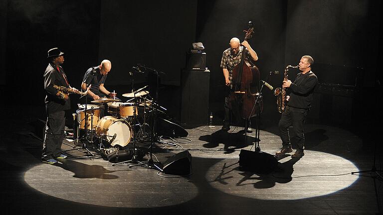 Rodrigo Amado, Joe McPhee, Kent Kessler und Chris Corsano.