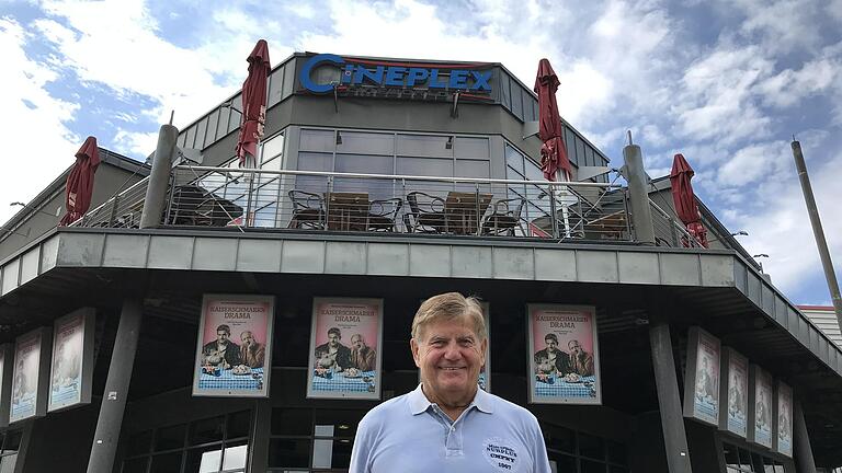 Lothar Michel und der lange ersehnte Moment: Ab diesem Donnerstag öffnen nach dem Lockdown nun auch die Kinosäle im Cineworld im Dettelbacher Mainfrankenpark wieder. Lothar Michel und der lange ersehnte Moment: Ab diesem Donnerstag öffnen nach dem Lockdown nun auch die Kinosäle im Cineworld im Dettelbacher Mainfrankenpark wieder.
