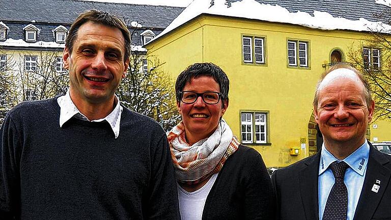 Einstimmige Neuwahl: Sie stehen in den nächsten drei Jahren an der Spitze des Hotel- und Gaststätten-Kreisverbandes (von links): Michael Seufert, Claudia Ingeduld und Thomas Daunhauer. Einstimmige Neuwahl: Sie stehen in den nächsten drei Jahren an der Spitze des Hotel- und Gaststätten-Kreisverbandes (von links): Michael Seufert, Claudia Ingeduld und Thomas Daunhauer.