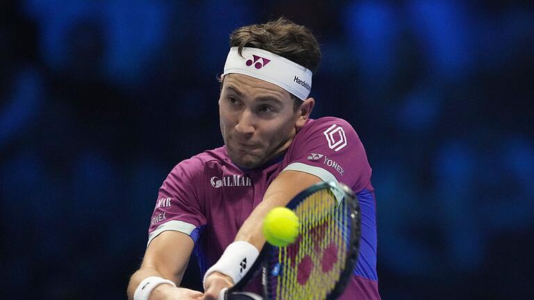 ATP-World Tour Finals in Turin       -  Zverevs kommender Gegner Casper Ruud überraschte mit einem Sieg gegen Carlos Alcaraz.