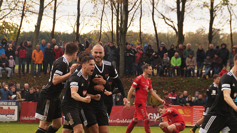 Mit einem 2:2-Unentschieden endete das stimmungsvolle Derby zwischen dem TSV Aubstadt und dem FC Schweinfurt 05