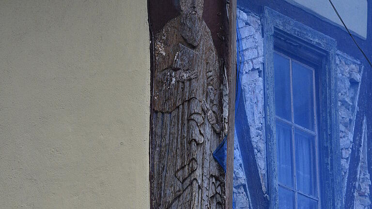 Der Fränkische Hof in Röttingen befindet sich in einem schlechten Zustand. Edith und Manfred Wittenstein wollen das Baudenkmal restaurieren und neu beleben.