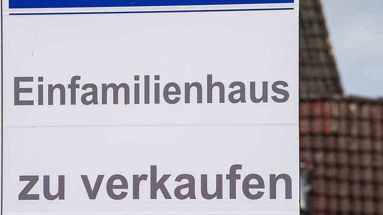 Immobilien - Bei einer Maklerprovision für Einfamilienhäuser gelten andere Regeln als für Mehrfamilienhäuser und Gewerbeimmobilien. Immobilien - Bei einer Maklerprovision für Einfamilienhäuser gelten andere Regeln als für Mehrfamilienhäuser und Gewerbeimmobilien.