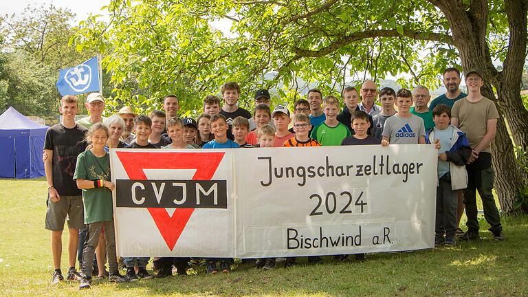 Das obligatorische Gruppenfoto beim CVJM-Zeltlager 2024.