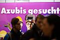 Symbolbild 'Azubis gesucht'       -  Kurz vor Ausbildungsstart sind noch viele Ausbildungsplätze in Bayern frei.