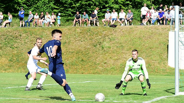 Im Relegationsspiel gegen die SG Brendlorenzen/Windshausen (unser Bild) verpasste Jonas Warthemann, Torwart der SG Großwenkheim/Münnerstadt II, den Aufstieg in die Kreisklasse. - Im Relegationsspiel gegen die SG Brendlorenzen/Windshausen (unser Bild) verpasste Jonas Warthemann, Torwart der SG Großwenkheim/Münnerstadt II, den Aufstieg in die Kreisklasse. Im Relegationsspiel gegen die SG Brendlorenzen/Windshausen (unser Bild) verpasste Jonas Warthemann, Torwart der SG Großwenkheim/Münnerstadt II, den Aufstieg in die Kreisklasse. - Im Relegationsspiel gegen die SG Brendlorenzen/Windshausen (unser Bild) verpasste Jonas Warthemann, Torwart der SG Großwenkheim/Münnerstadt II, den Aufstieg in die Kreisklasse.