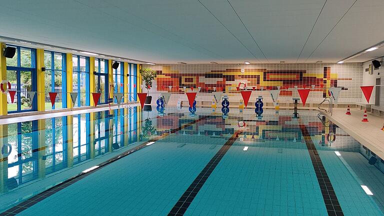 Schwimmbäder sind für Träger eine kostspielige Angelegenheit, doch die Nutzer genießen, dass Gochsheim dazu bereit ist, so auch bei der aktuellen Sanierungsmaßnahme am Blockheizkraftwerk.