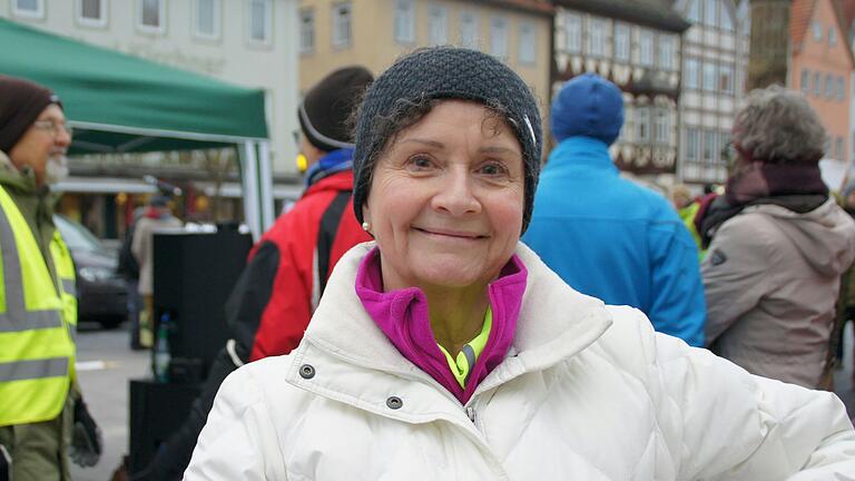 Ingrid Eichhorn-Wecklein (68) aus Unsleben will mit ihrer Teilnahme ein Zeichen für Zusammenhalt setzen.