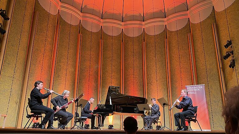 Beethoven in der Originalfassung: Unser Bild zeigt (von links) Ramón Ortega Quero (Oboe), Marco Postinghel (Fagott) Igor Levit (Klavier), Carsten Carey Duffin (Horn) und Christopher Corbett (Klarinette). - Beethoven in der Originalfassung: Unser Bild zeigt (von links) Ramón Ortega Quero (Oboe), Marco Postinghel (Fagott) Igor Levit (Klavier), Carsten Carey Duffin (Horn) und Christopher Corbett (Klarinette). Beethoven in der Originalfassung: Unser Bild zeigt (von links) Ramón Ortega Quero (Oboe), Marco Postinghel (Fagott) Igor Levit (Klavier), Carsten Carey Duffin (Horn) und Christopher Corbett (Klarinette). - Beethoven in der Originalfassung: Unser Bild zeigt (von links) Ramón Ortega Quero (Oboe), Marco Postinghel (Fagott) Igor Levit (Klavier), Carsten Carey Duffin (Horn) und Christopher Corbett (Klarinette).