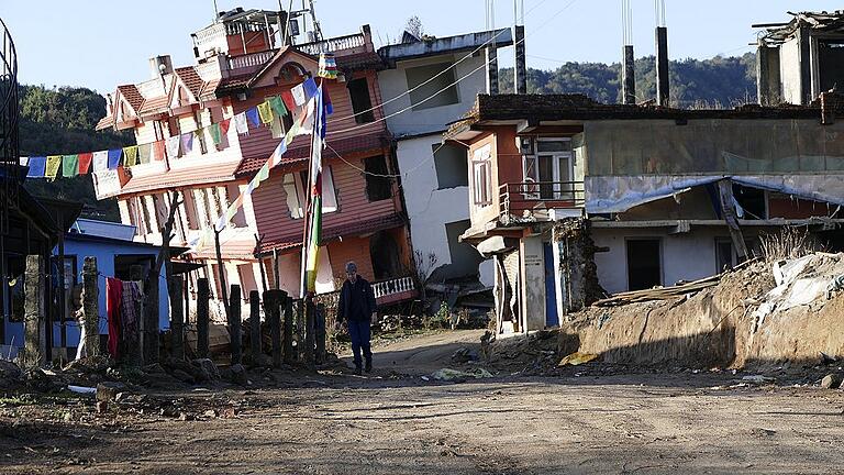 Nepal-Hilfe: Erdbebenschäden im Kathmandu-Tal. Nepal-Hilfe: Erdbebenschäden im Kathmandu-Tal.