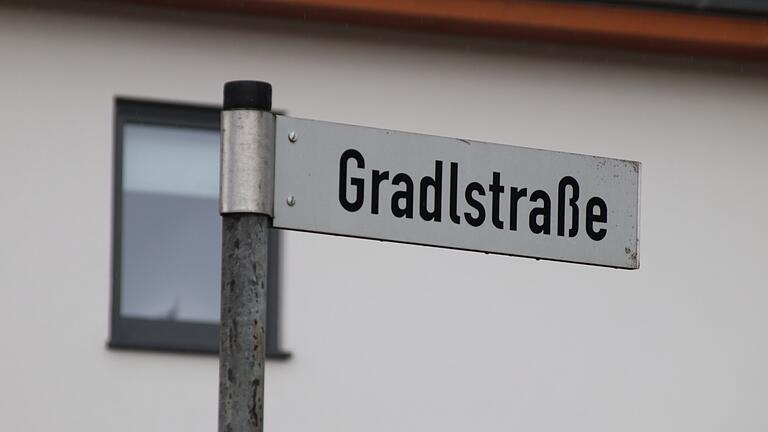 Die Gradlstraße in Marktheidenfeld erinnert an den Maler und Ehrenbürger Hermann Gradl.