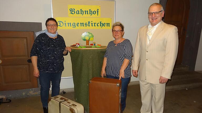 Das Team der Touristinformation mit (von links) Thea Schmidt, Ilona Zimmer und Gerhard Nägler verwöhnte seine Gäste beim beliebten Kino-Abend.