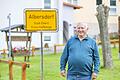 Werner Riegel ist der Ortssprecher von Albersdorf. Er hat das Dorfgeschehen im Blick.