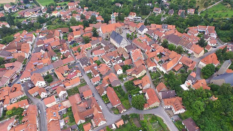 Auch auf den Dächern der historischen Altstadt von Königsberg soll es bald möglich sein, Photovoltaikanlagen zu errichten.