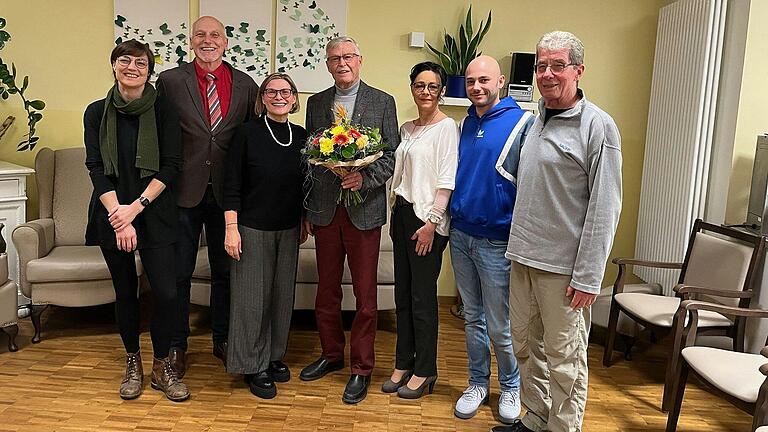 Ehrung für 50 Jahre Mitgliedschaft für Hartmut Bräuer (von links) Sabine Faude, Erich Servatius, Ulrike Hahn, Hartmut Bräuer, Max Müller, Horst Gandziarowski, es fehlt auf dem Bild Gabriela Triphan.