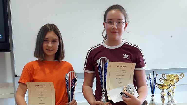 Junioren bei der Süddeutschen Gedächtnismeisterschaft 2022: Elisaweta Kunz (2. Platz, links) und Hannah Hüttner (1. Platz, rechts). Junioren bei der Süddeutschen Gedächtnismeisterschaft 2022: Elisaweta Kunz (2. Platz, links) und Hannah Hüttner (1. Platz, rechts).