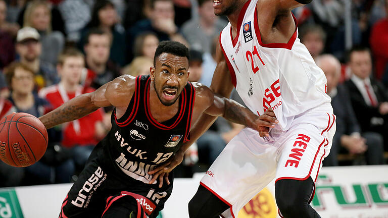 Basketball - Beko BBL - Brose Baskets - s.Oliver Baskets       -  Im April 2016 gingt Dru Joyce noch für Würzburg aufs Parkett, heute spielt der Basketballer für Jena.