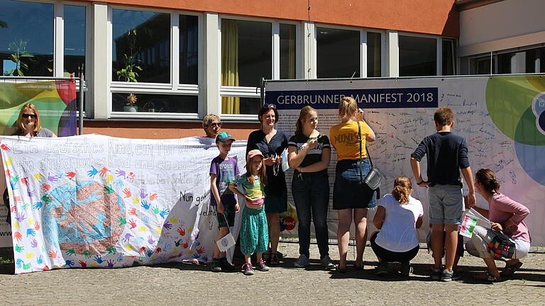 Viele Bürger unterzeichneten das Gerbrunner Manifest. Foto: Traudl Baumeister