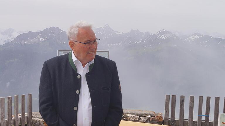 Bürgermeister Thomas Leiner, selbst Mitglied in der Kissinger Sektion im Deutschen Alpenverein, lobte den guten Zustand der Kissinger Hütte.       -  Bürgermeister Thomas Leiner, selbst Mitglied in der Kissinger Sektion im Deutschen Alpenverein, lobte den guten Zustand der Kissinger Hütte.