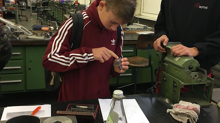 Die Schüler bekamen vor allem einen Einblick in die praktische Arbeit bei der Firma Rothe.