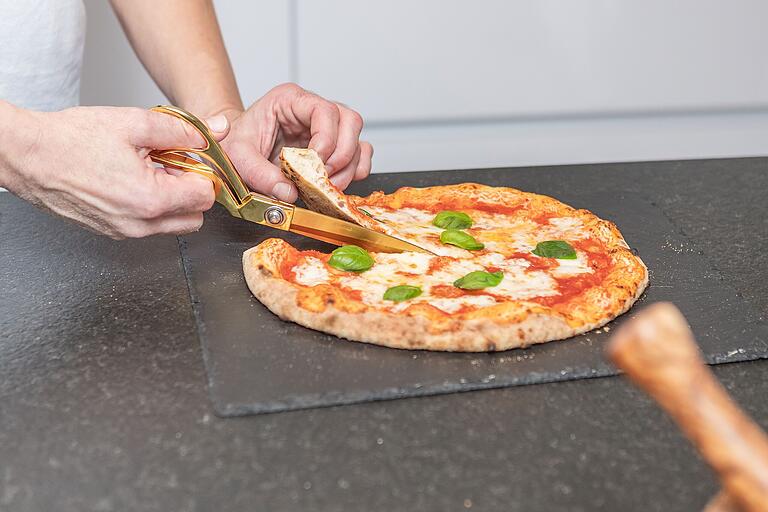 Er ist in der Pizza-Nationalmannschaft: Gerbrunner erklärt, wie man die perfekte Pizza auch daheim hinbekommt Er ist in der Pizza-Nationalmannschaft: Gerbrunner erklärt, wie man die perfekte Pizza auch daheim hinbekommt