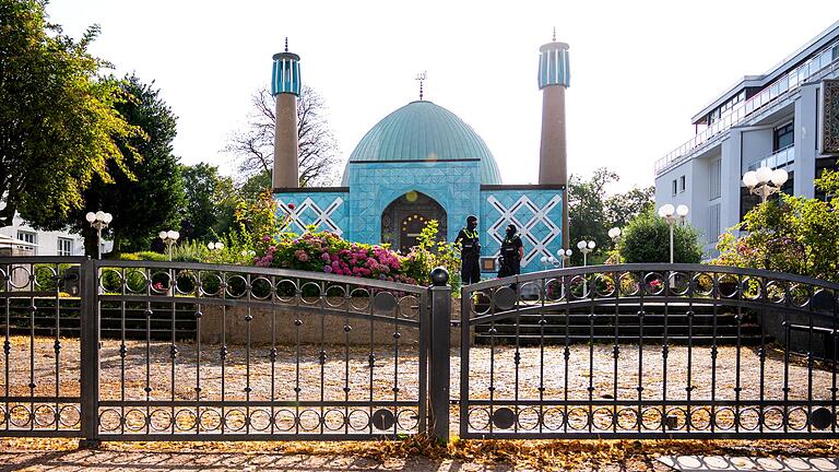 Blaue Moschee Hamburg       -  Seit dem Verbot des IZH ist auch die Blaue Moschee an der Hamburger Außenalster geschlossen. (Archivbild)