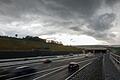 Die A3 bei Würzburg. Eine Umwelt- und Gesundheitsinitiative Würzburg-Tunnel hatte sich jahrelang für einen Tunnel anstatt des Trogs im Bildhintergrund eingesetzt. Jetzt hat sie sich aufgelöst.