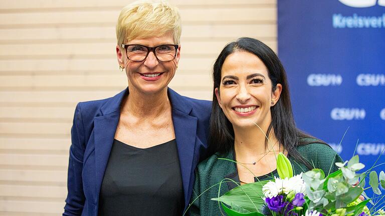 Die CSU Würzburg mit Gerbrunn und Rottendorf kürte am Freitag ihre Landtagskandidatin Andrea Behr (links) und Bezirkstagskandidatin Hüyla Düber.