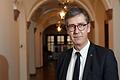 Würzburgs Oberbürgermeister Christian Schuchardt (CDU) im Dezember 2022 im Flur vor seinem Dienstzimmer im Rathaus.