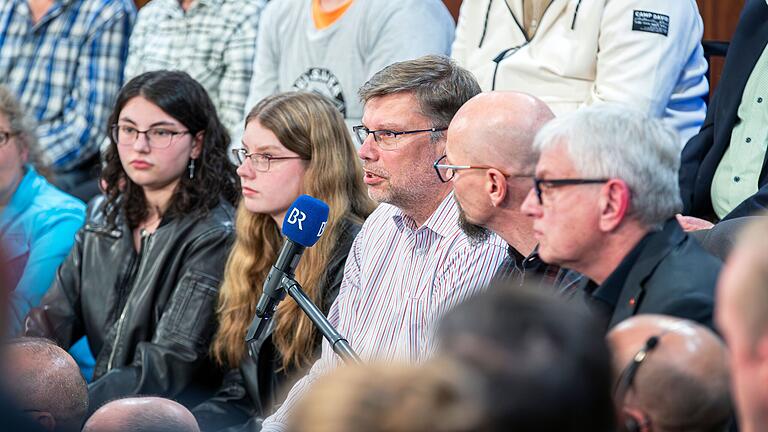 Dieter Manske arbeitet seit über 20 Jahren bei ZF in Schweinfurt. Jetzt hat er Angst um seinen Arbeitsplatz. Dieter Manske arbeitet seit über 20 Jahren bei ZF in Schweinfurt. Jetzt hat er Angst um seinen Arbeitsplatz.