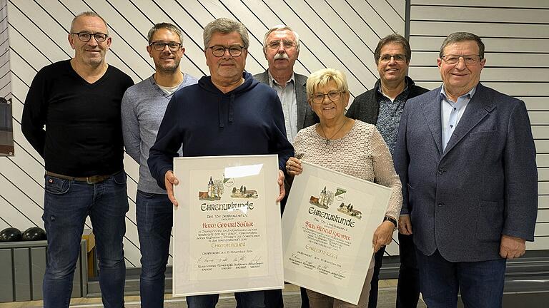 Das Bild zeigt von links Andreas Lampert (Vorstand Sport), Nico Kirchner (Vorstand Wirtschaftsbetrieb) Gerhard Schüler, Klaus Lemmer (Vorstand Anlagen), Hiltrud Kirchner, Mathias Klöffel (Vorstand Finanzen).