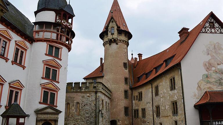 Die Heldburg in Südthüringen ist seit fünf Jahren Standort des Deutschen Burgenmuseums, was Anlass für eine Sonderausstellung ist.