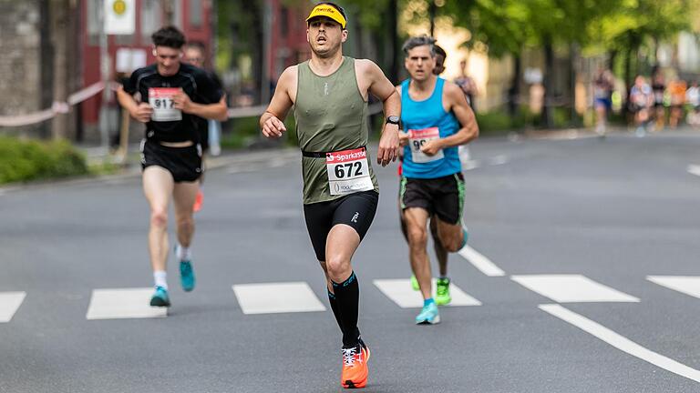 Gewann den 10 Kilometer langen Hauptlauf rund um die Würzburger Residenz: Jan Böttner vom SV Würzburg 05