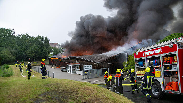 Pia Bayer       -  Brand Lagerhalle Gereuth/Untermerzbach