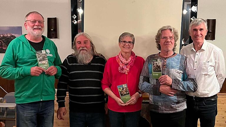 Im Bild von links: Edo Günther, 1. Kreisgruppenvorsitzender Erich Rößner, Ute Höfner, Uwe Gratzky und stellv. Landrat Thomas Vizl. Auf dem Bild fehlt Andreas Krämer.