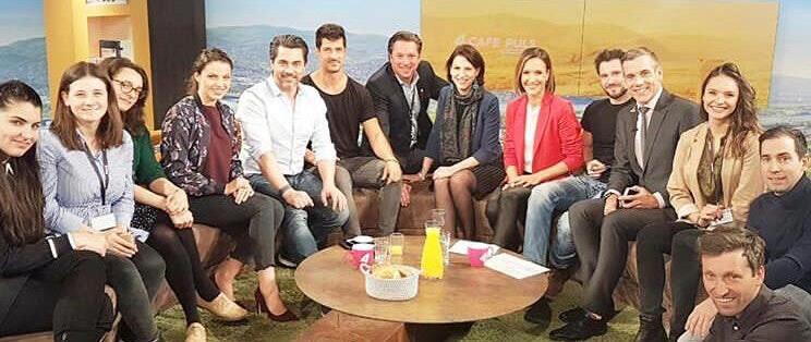 Weinprinzessin Vanessa Wischer (2. v. l.) aus Nordheim arbeitet als Journalistin beim Fernsehsender Puls 4 in Wien. Weinprinzessin Vanessa Wischer (2. v. l.) aus Nordheim arbeitet als Journalistin beim Fernsehsender Puls 4 in Wien.