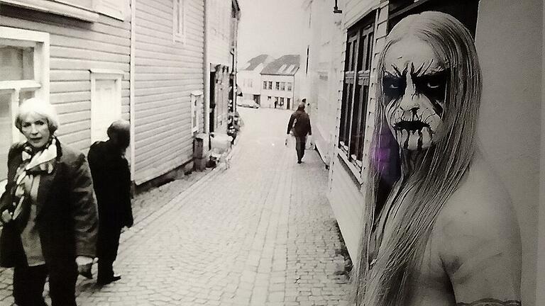 True Norwegian Black Metal, 2002 – zu sehen ist Musiker Olve Eikemo alias Abbath, Mitglied der Band Immortal.