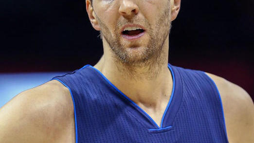 Dirk Nowitzki       -  Dirk Nowitzki konnte die Niederlage nicht verhindern. Foto: Erik S. Lesser