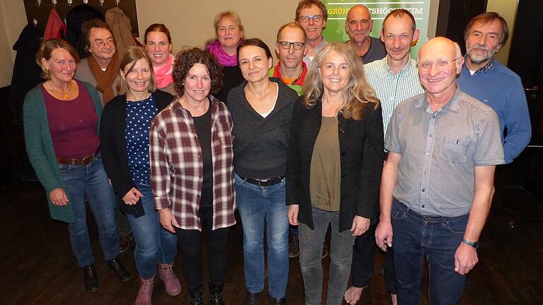 Von links: Birgit Rostek, Albrecht Oldenbourg, Sabine Labisch, Lisa Walter-Husch, Beate Hofstetter, Dr. Sabine Stepper, Bettina Fraas, Egon Eyrich, Bernhard von der Goltz, Christina Feiler, Andreas Feiler, Bernd Müsing, Günter Thein, Armin Genser.