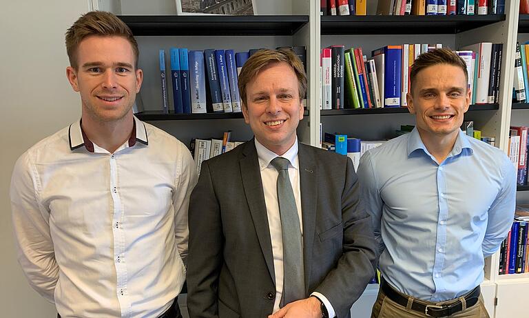 Haben untersucht, wie der mainfränkische Mittelstand in puncto Digitalisierung aufgestellt ist: Marcus Fischer (von rechts), Axel Winkelmann und Florian Imgrund. Haben untersucht, wie der mainfränkische Mittelstand in puncto Digitalisierung aufgestellt ist: Marcus Fischer (von rechts), Axel Winkelmann und Florian Imgrund.