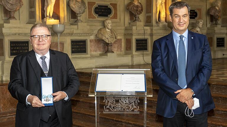 Bayerns Ministerpräsident Markus Söder verlieh in der Residenz in München den Bayerischen Verdienstorden an Clemens Lückemann.