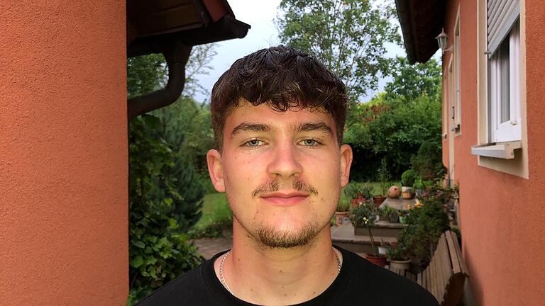David Fuchs (18) fährt bei Prüfungen an der Uni sicherheitshalber mit dem Auto nach Würzburg.