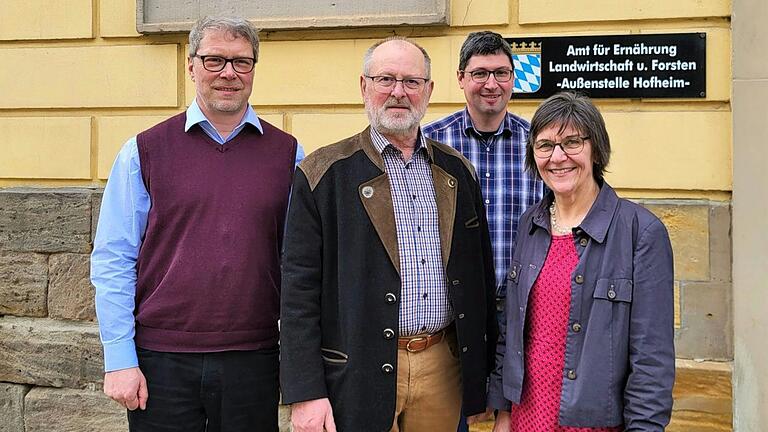 Im Bild von links: Abteilungsleiter Dr. Reinhard Bischoff, Jürgen Wolf, stellv. Abteilungsleiter Bernd Hirschlein, Behördenleiterin Klaudia Schwarz.